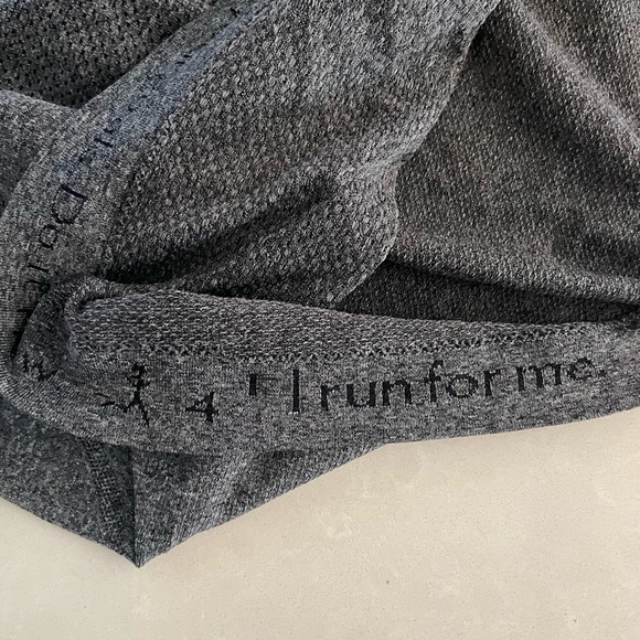 Lululemon size 4 top - Picture 2 of 3